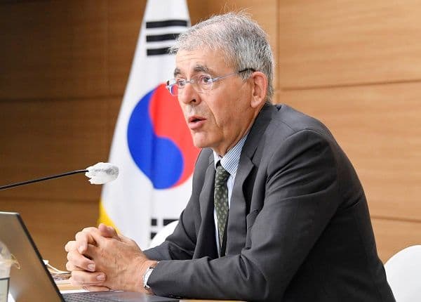 OECD: "한국 경제, 좋은데...이건 고쳐야..."